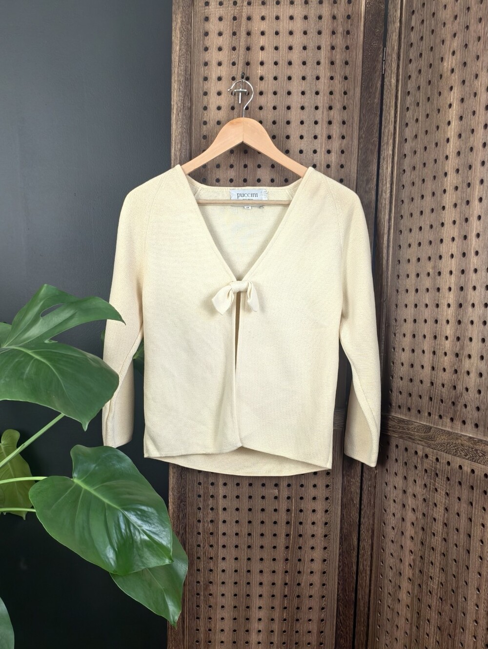 Vintage Puccini Cream V-Neck Wool Women's Cardigan with Bow